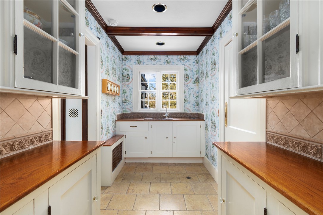 192 Cedar Street Warwick, RI 02818 - Photo 20 of 49