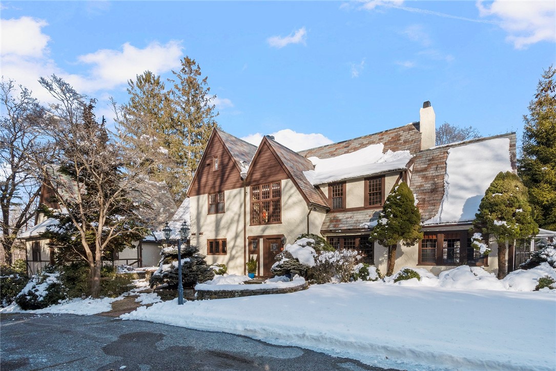 192 Cedar Street Warwick, RI 02818 - Photo 2 of 49