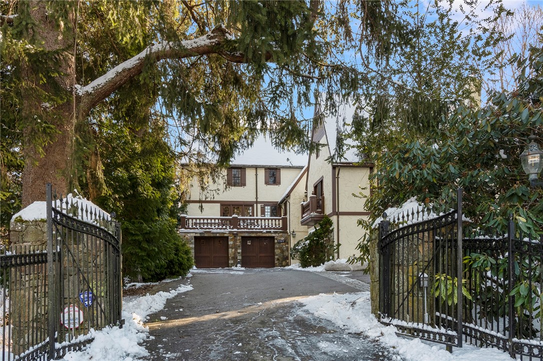 192 Cedar Street Warwick, RI 02818 - Photo 4 of 49