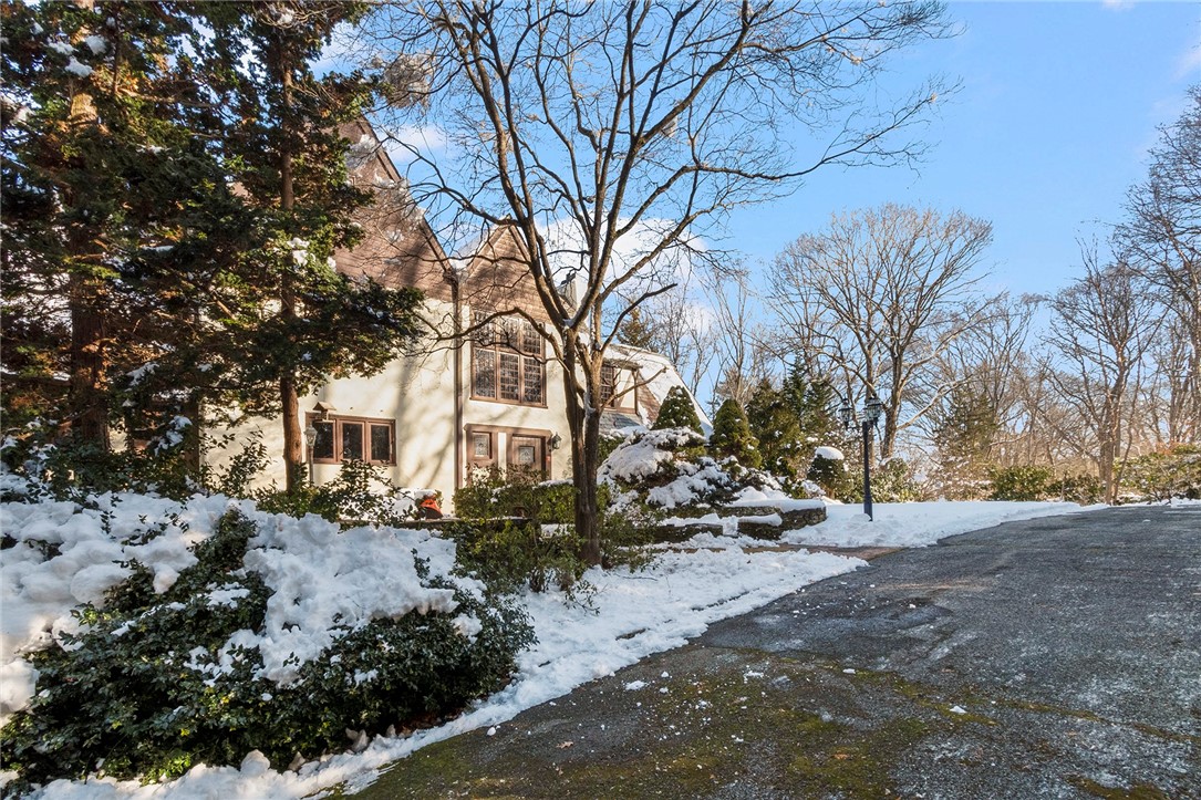 192 Cedar Street Warwick, RI 02818 - Photo 8 of 49