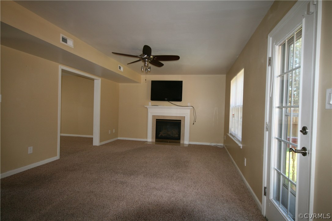 2815 Amherst Ridge Loop Colonial Heights, VA 23834 - Photo 3 of 19 Family room