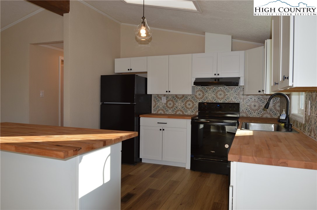1781 Fries Road Galax, VA 24333 - Photo 6 of 37 Gallery Image 6