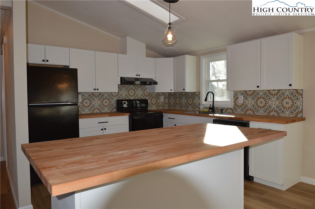 1781 Fries Road Galax, VA 24333 - Photo 7 of 37 Gallery Image 7