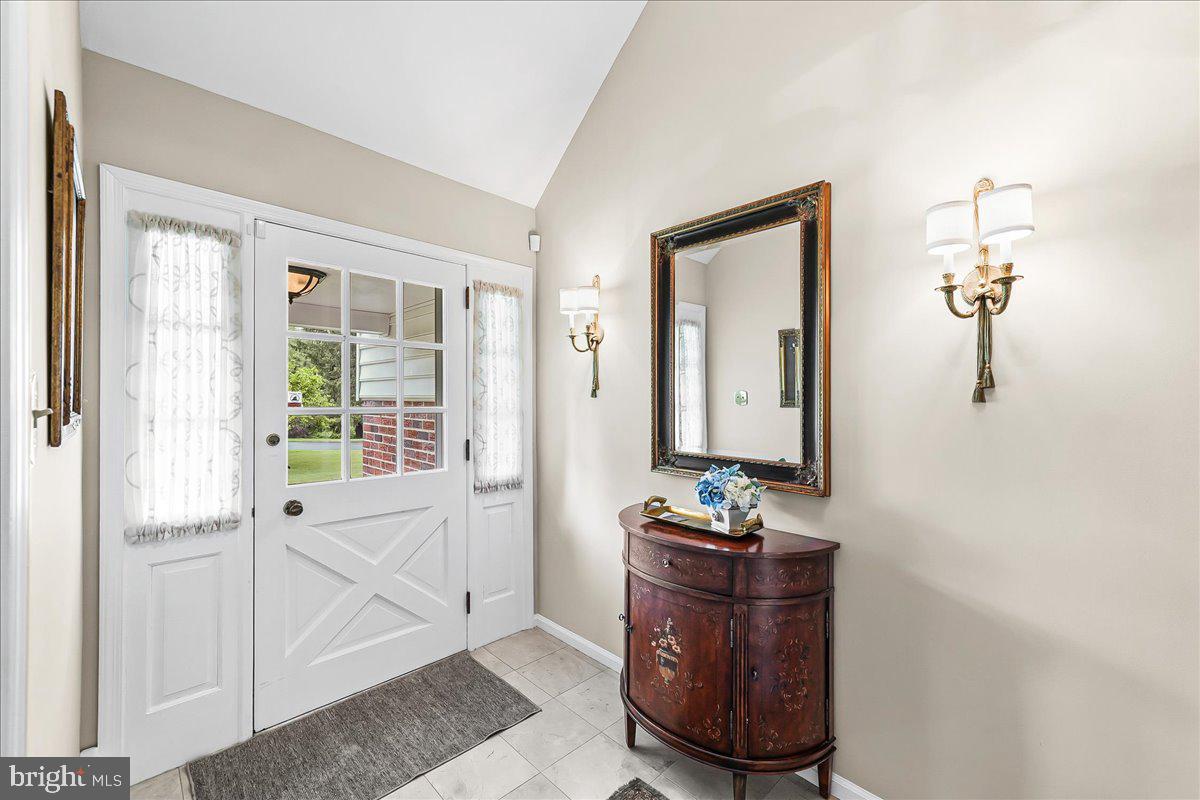 1026 Waltham Road Berwyn, PA 19312 - Photo 5 of 56 Entryway