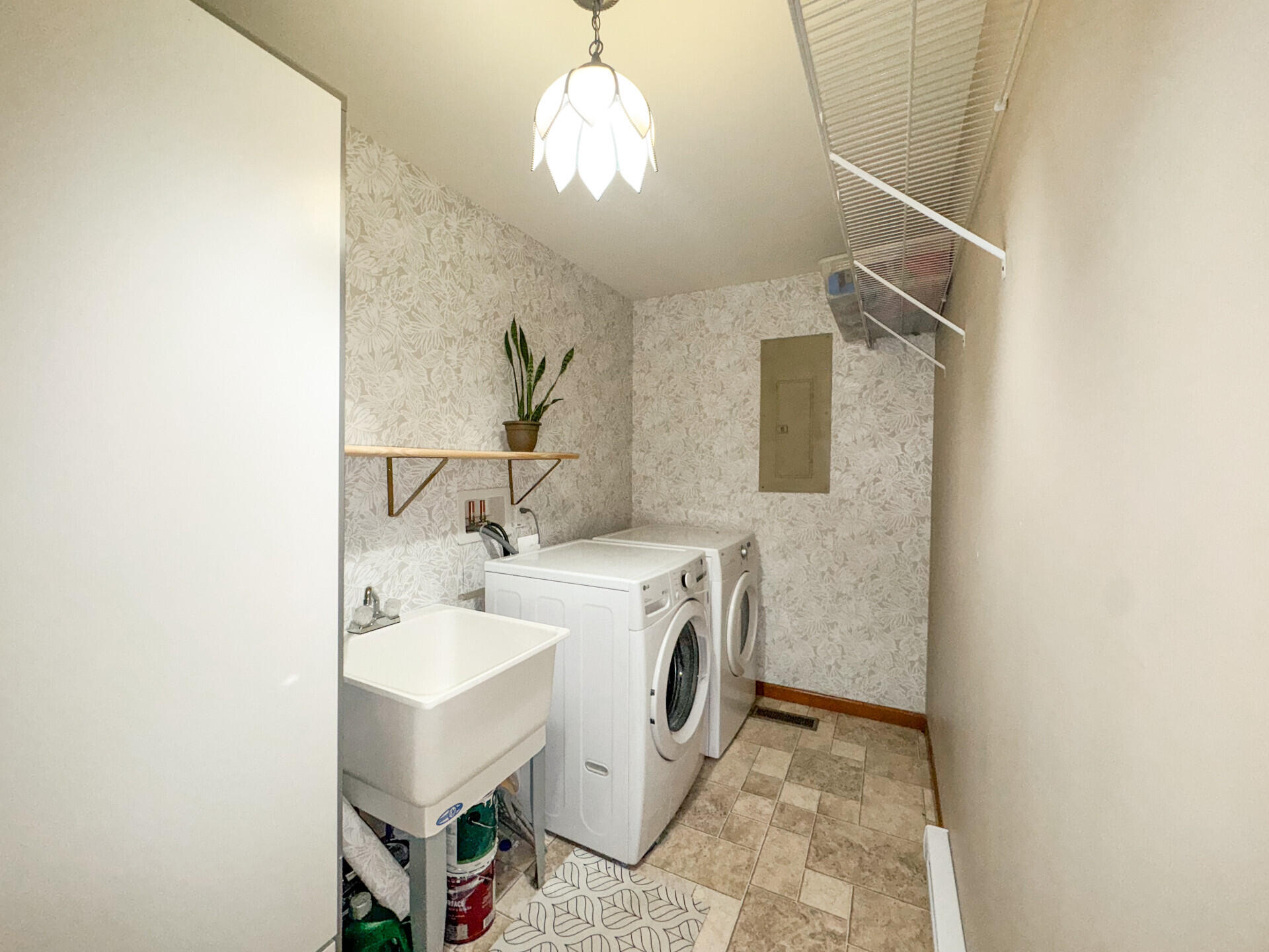 2236 Eagle Path Bushkill, PA 18324 - Photo 22 of 30 a bathroom with a sink and a mirror