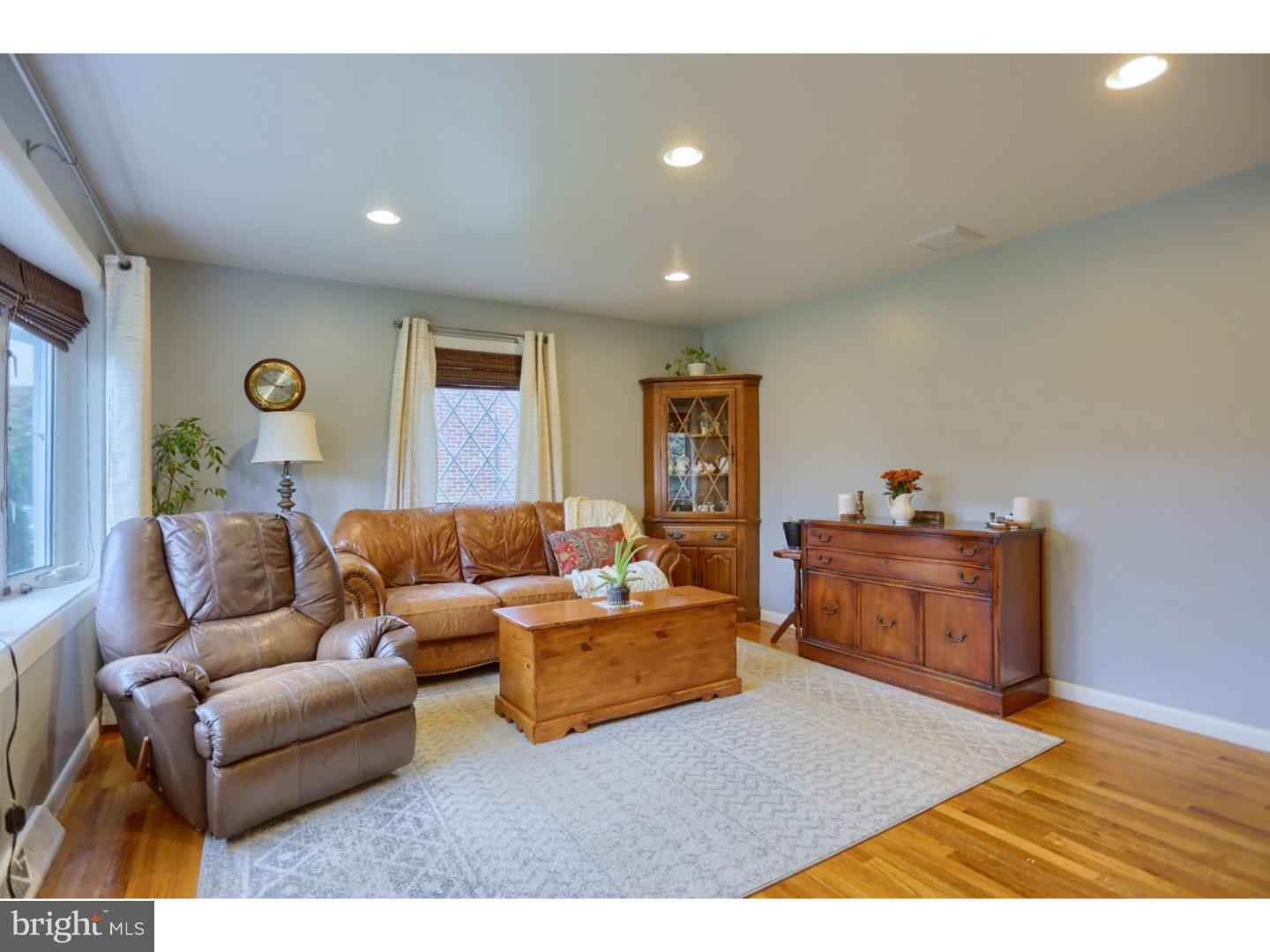 325 Fisher Road Reading, PA 19601 - Photo 2 of 14 Living Room
