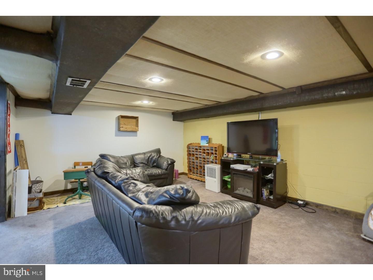 325 Fisher Road Reading, PA 19601 - Photo 11 of 14