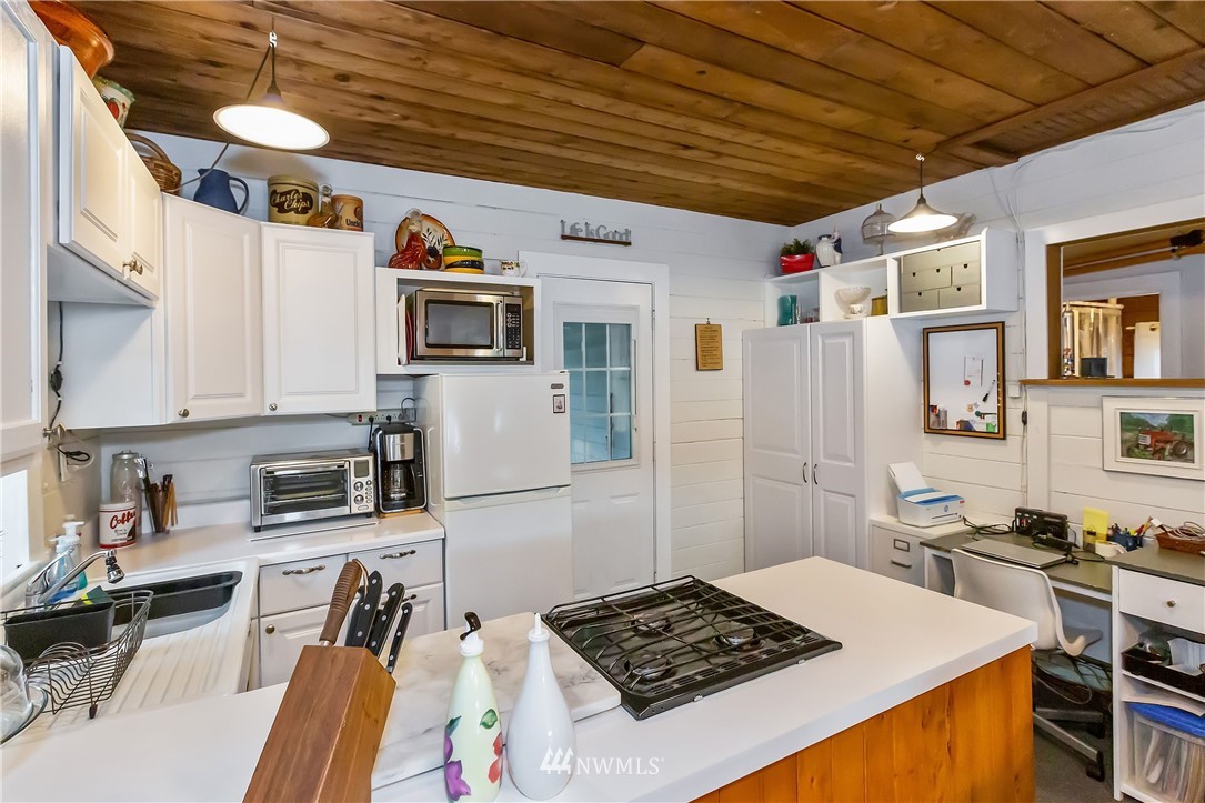 6991 Clover Valley Road Southeast Port Orchard, WA 98367 - Photo 15 of 40 Gallery Image 15