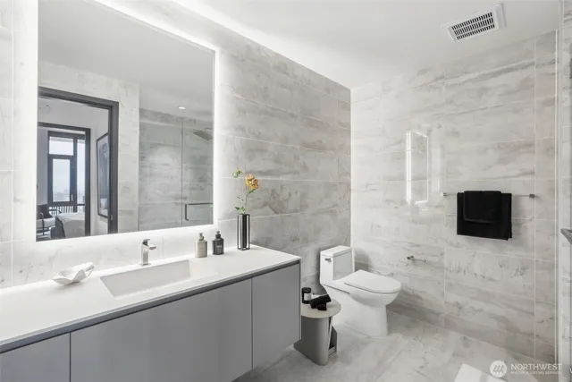 $975,000 | 889 Avenue Square Northeast, Unit 702, Bellevue, WA 98004