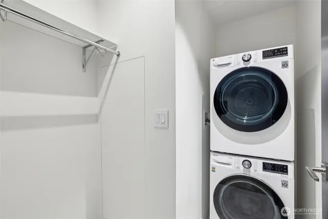 $975,000 | 889 Avenue Square Northeast, Unit 702, Bellevue, WA 98004