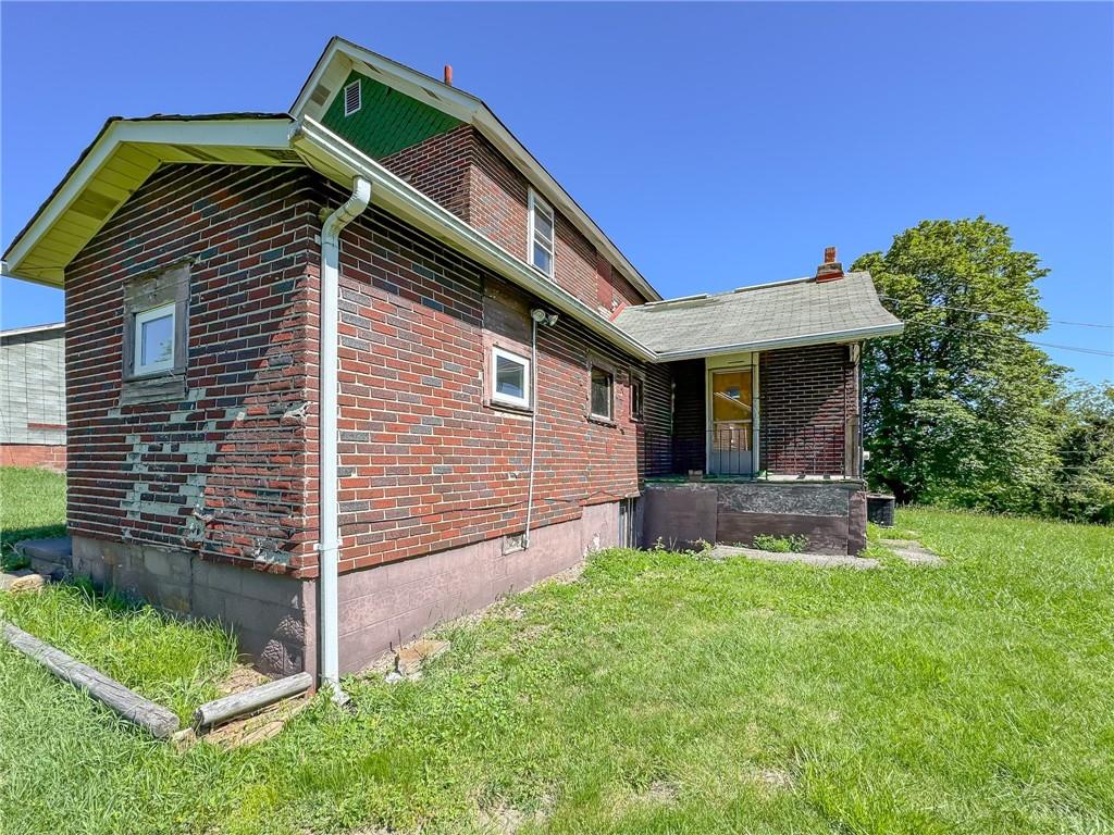 605 Maple Street Merrittstown, PA 15463 - Photo 5 of 21