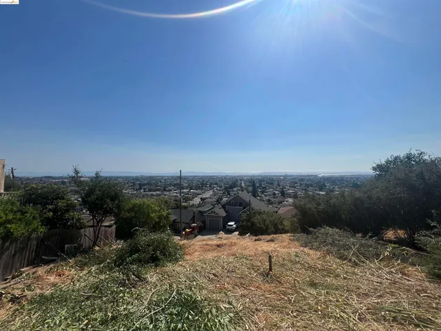 a view of a snow with a yard