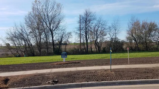 $99,000 | 827 Capitol Drive, Dane, WI 53529