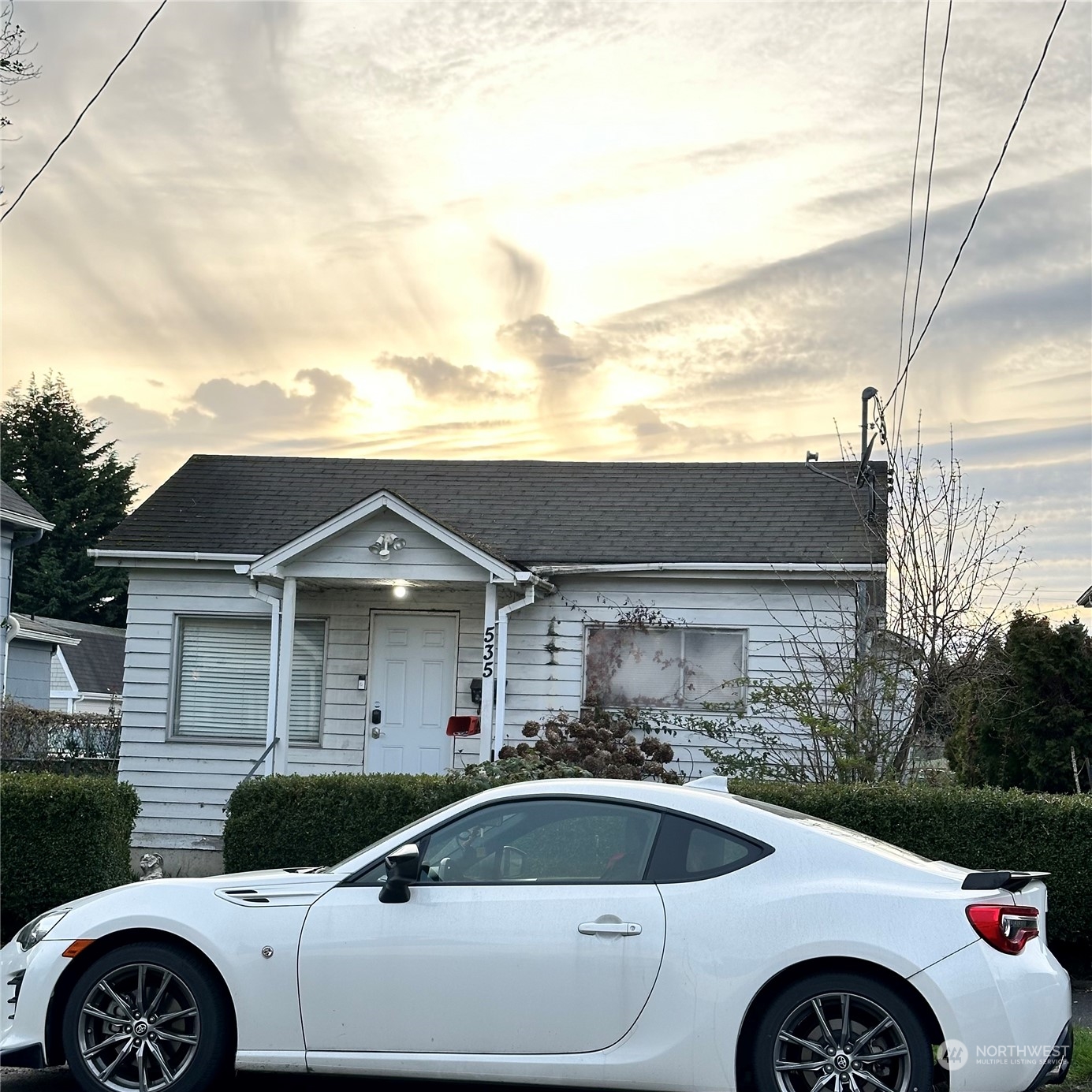 535 Smithers Avenue South Renton, WA 98057 - Photo 2 of 15 a view of a car parked in front of a house
