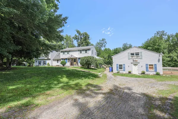 $699,900 | 22 Holton Circle, Londonderry, NH 03053