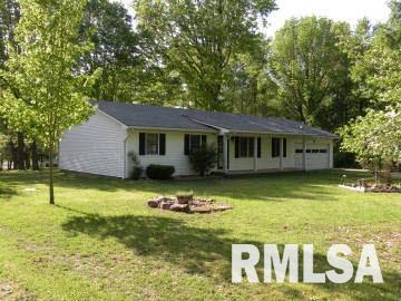 1733 Moonglow Road Centralia, IL 62801 - Photo 1 of 14