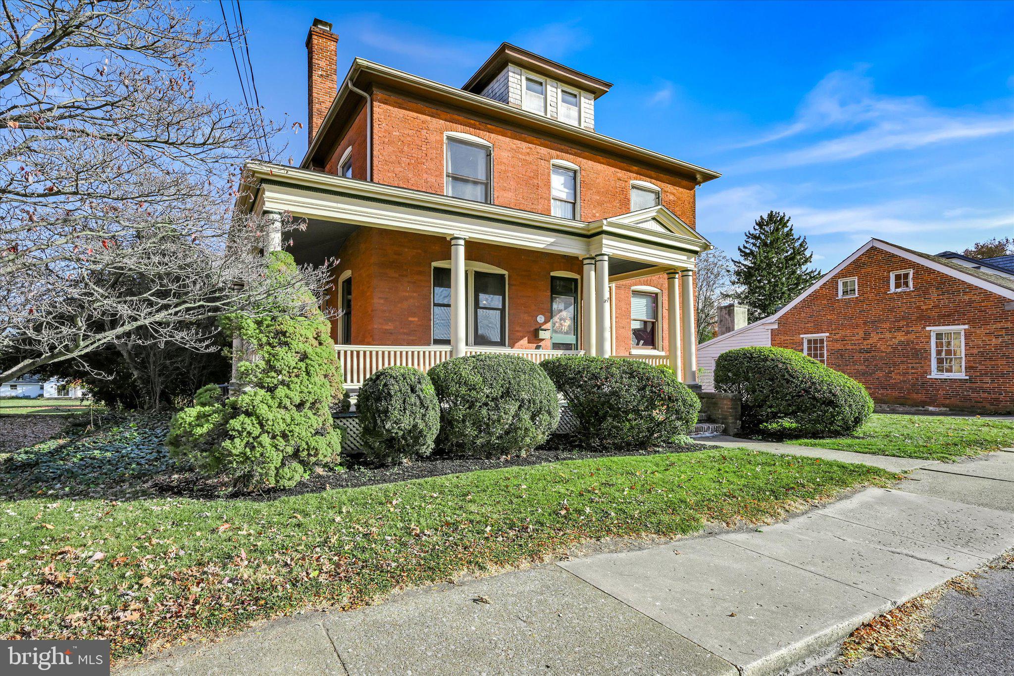 112 South Decatur Street Strasburg, PA 17579 - Photo 2 of 50 Front