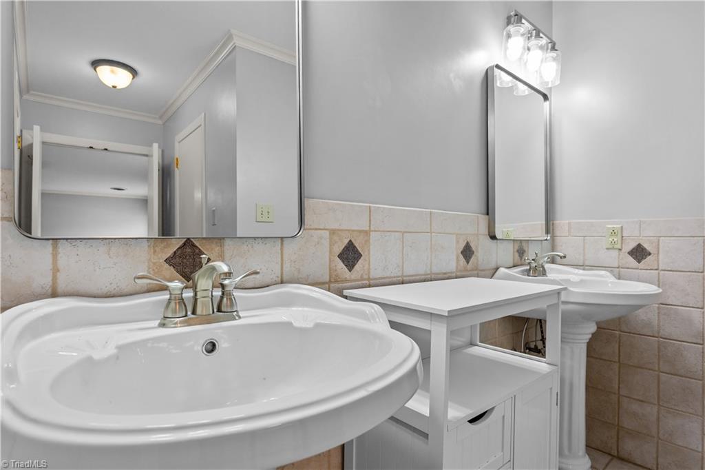 4 Ramsgate Court Greensboro, NC 27410 - Photo 21 of 29 Gallery Image 21