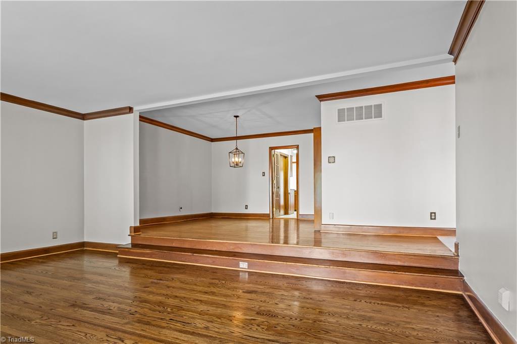 4 Ramsgate Court Greensboro, NC 27410 - Photo 5 of 29 Gallery Image 5