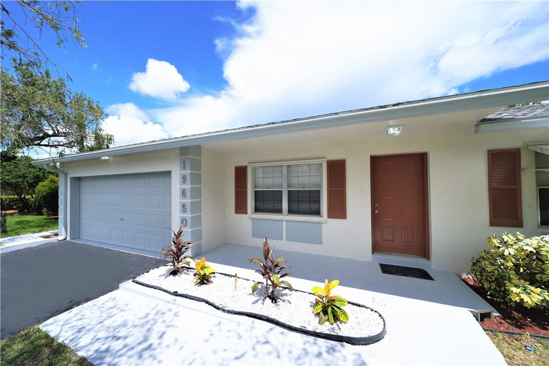 19650 Liberty Road Boca Raton, FL 33434 - Photo 3 of 28 Photo 3