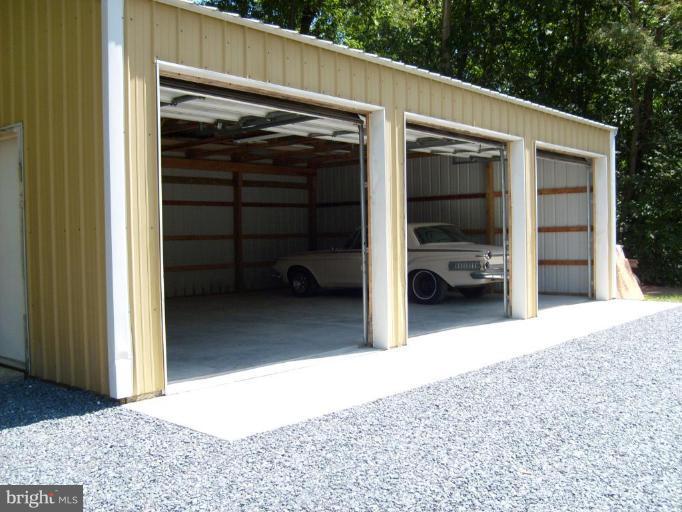 2535 Mayberry Road Westminster, MD 21158 - Photo 8 of 30 Garage 1