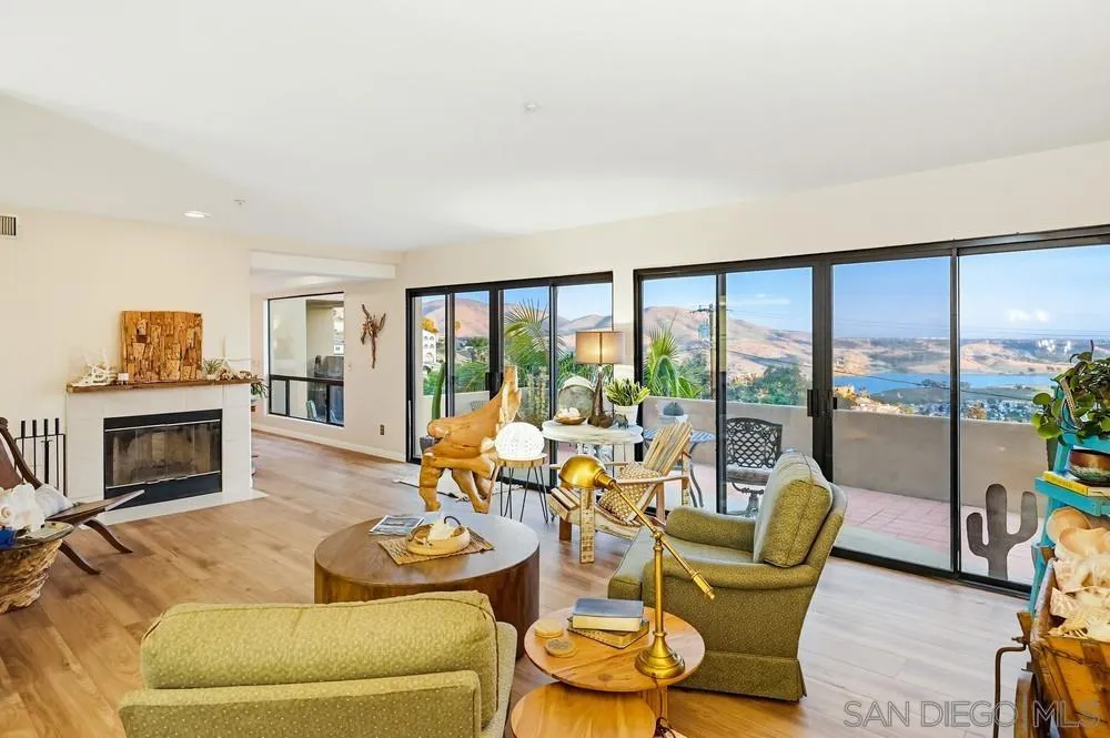 9634 Eucalyptus Street Spring Valley, CA 91977 - Photo 36 of 75 Living Room