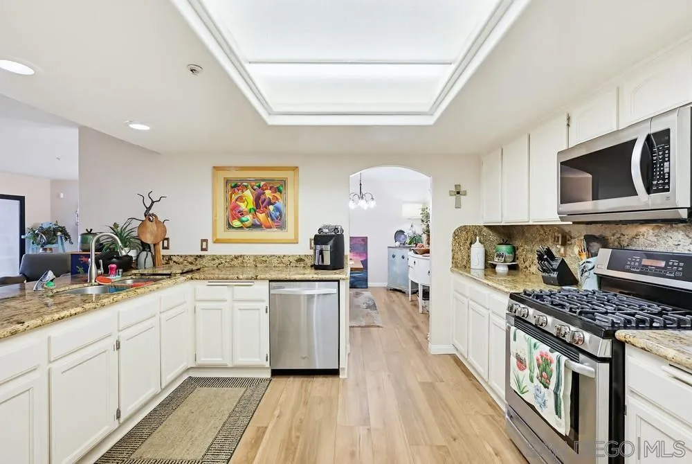 9634 Eucalyptus Street Spring Valley, CA 91977 - Photo 40 of 75 Kitchen