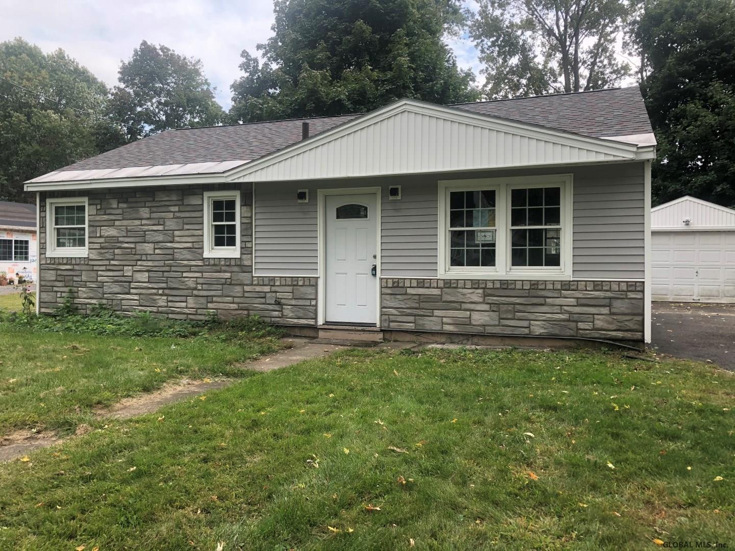 166 Chiswell Road Schenectady, NY 12304 - Photo 1 of 30 Photo 1