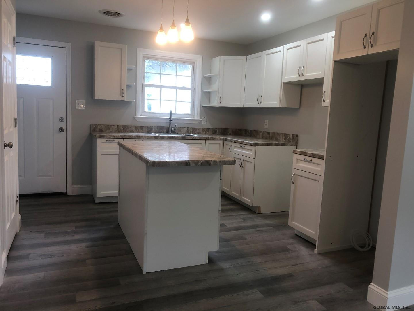 166 Chiswell Road Schenectady, NY 12304 - Photo 4 of 30 Photo 4