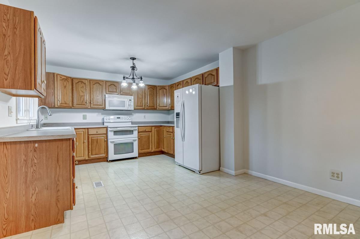 10 Midland Court Springfield, IL 62702 - Photo 13 of 35