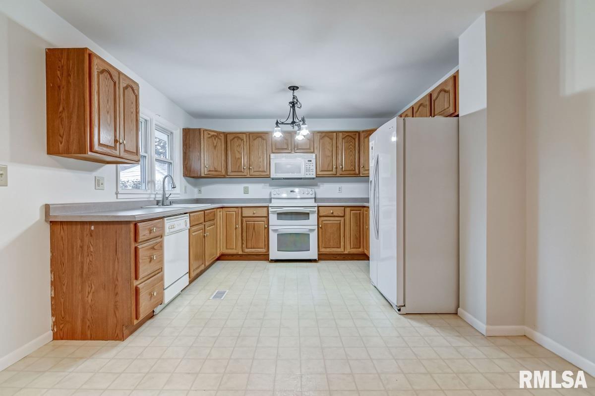 10 Midland Court Springfield, IL 62702 - Photo 15 of 35