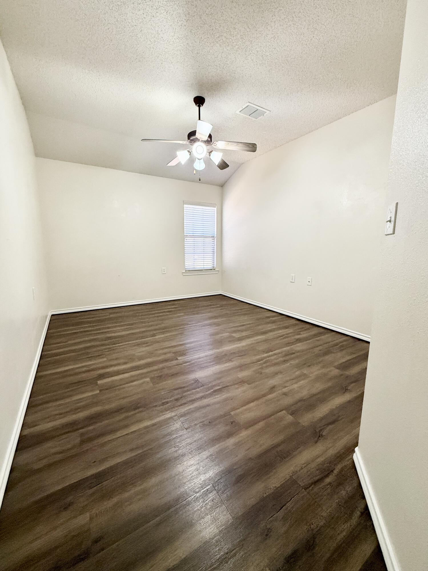 1907 79th Street Lubbock, TX 79423 - Photo 14 of 20 20260319_194329801_iOS