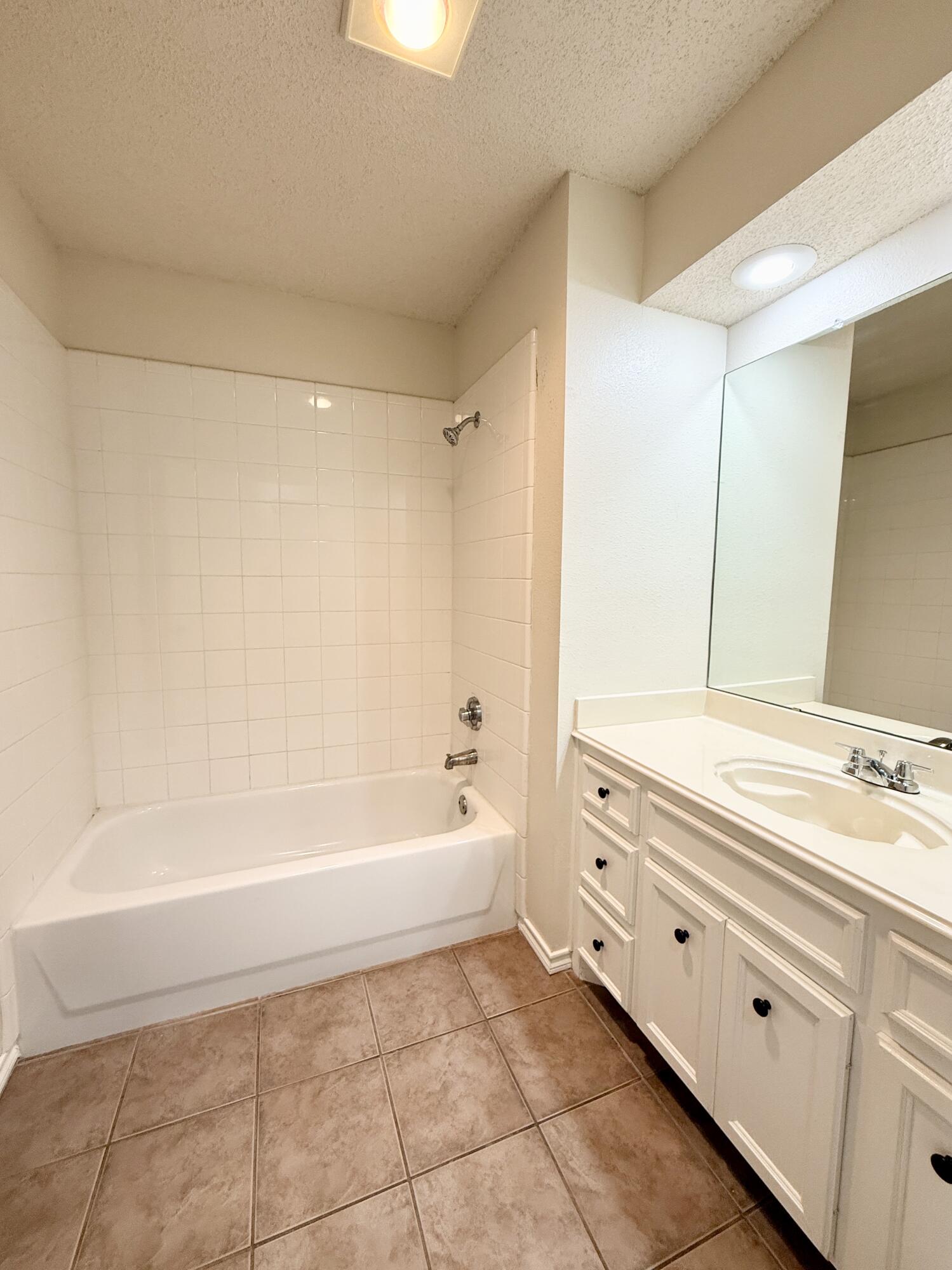 1907 79th Street Lubbock, TX 79423 - Photo 15 of 20 20260319_194523978_iOS