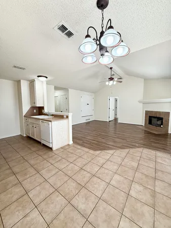 $1,400 | 1907 79th Street, Lubbock, TX 79423