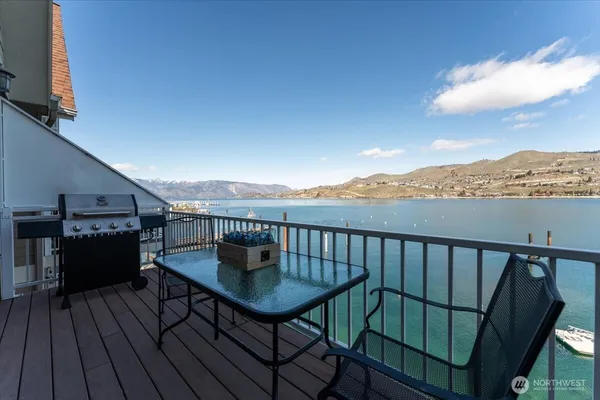 $2,140,000 | 1120 West Woodin Avenue, Unit 3, Chelan, WA 98816