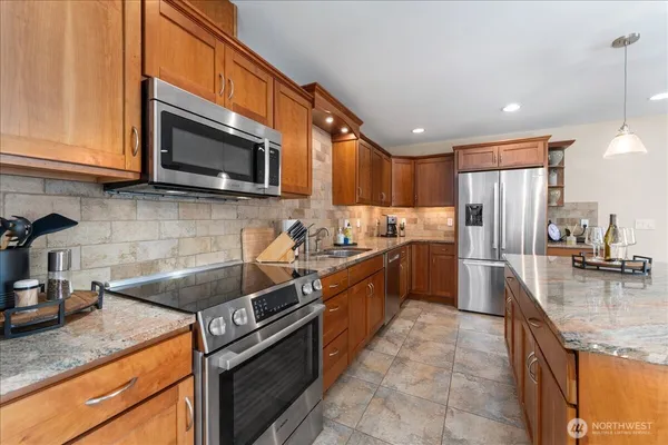 $2,140,000 | 1120 West Woodin Avenue, Unit 3, Chelan, WA 98816
