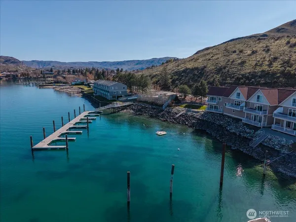 $2,140,000 | 1120 West Woodin Avenue, Unit 3, Chelan, WA 98816