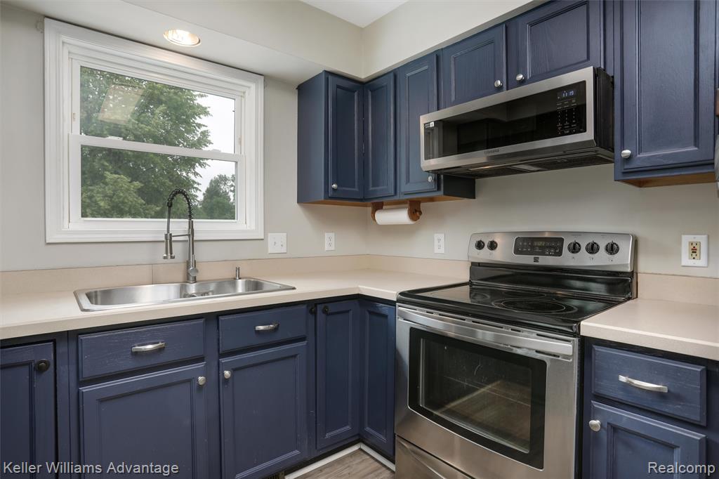 26855 King Road Romulus, MI 48174 - Photo 10 of 40