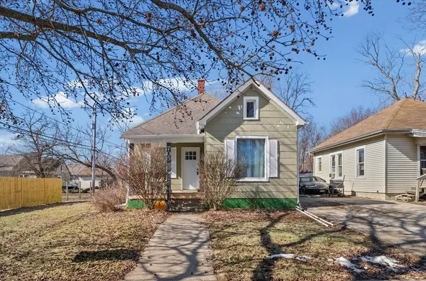 $177,500 | 705 North Elm Street, Champaign, IL 61820