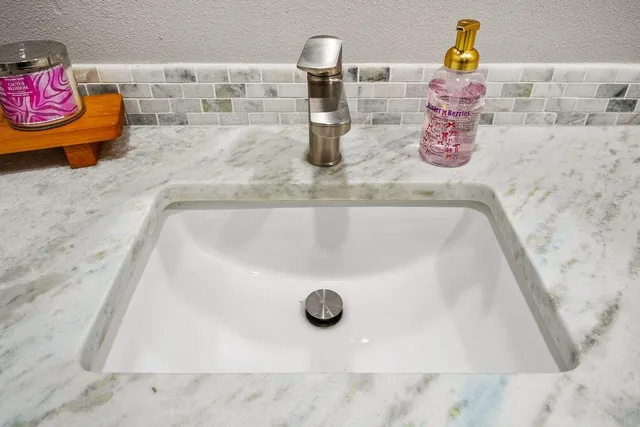 a bathroom with a tub