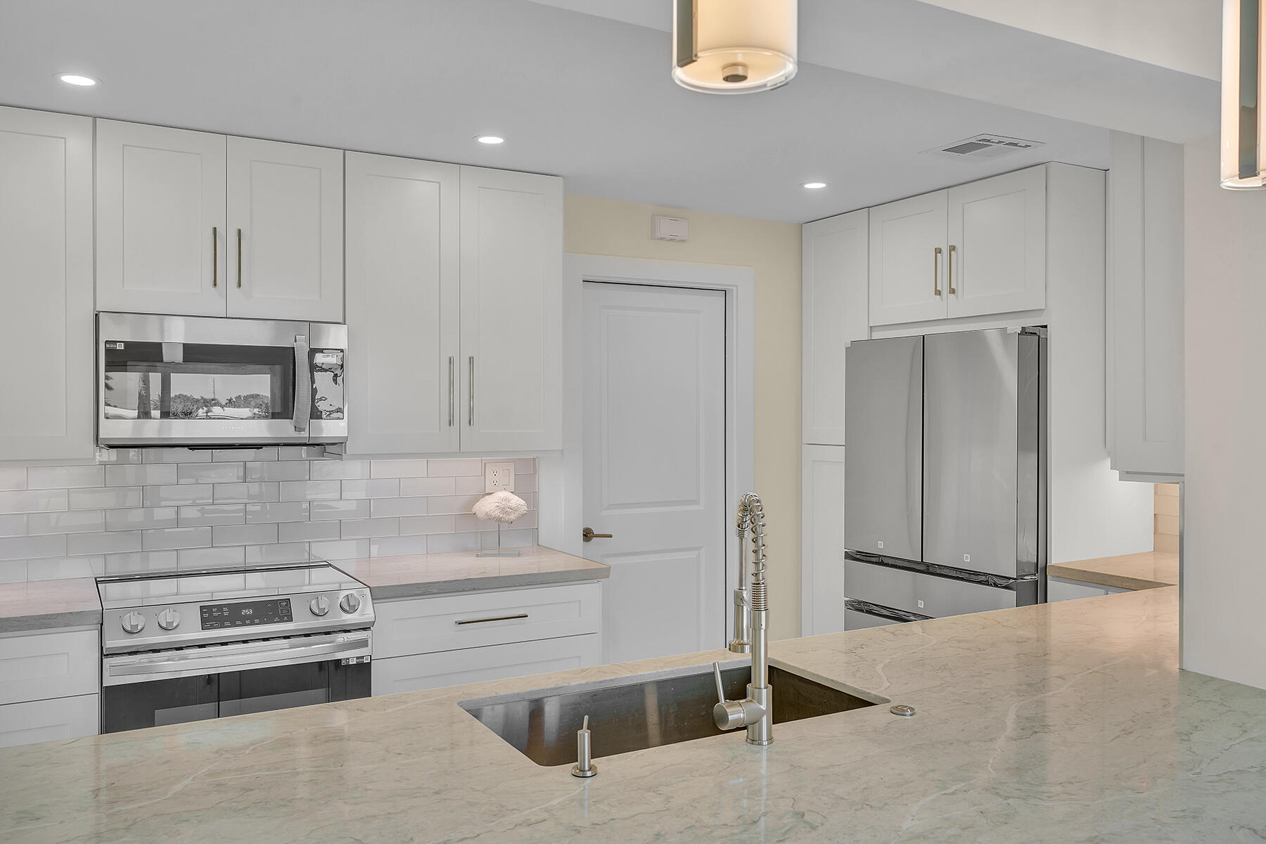 1807 Southwest Roma Way Boynton Beach, FL 33426 - Photo 20 of 35 DSC00601