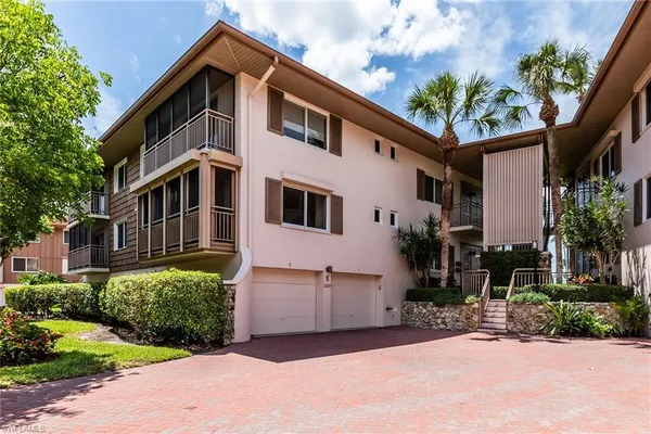 $17,500 | 2203 Gulf Shore Boulevard North, Unit E1, Naples, FL 34102