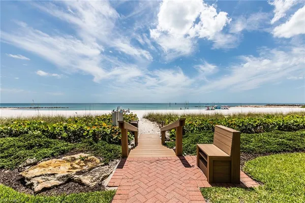 $17,500 | 2203 Gulf Shore Boulevard North, Unit E1, Naples, FL 34102