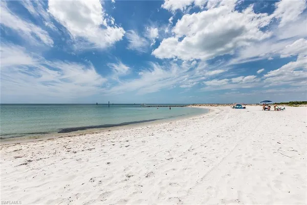 $17,500 | 2203 Gulf Shore Boulevard North, Unit E1, Naples, FL 34102