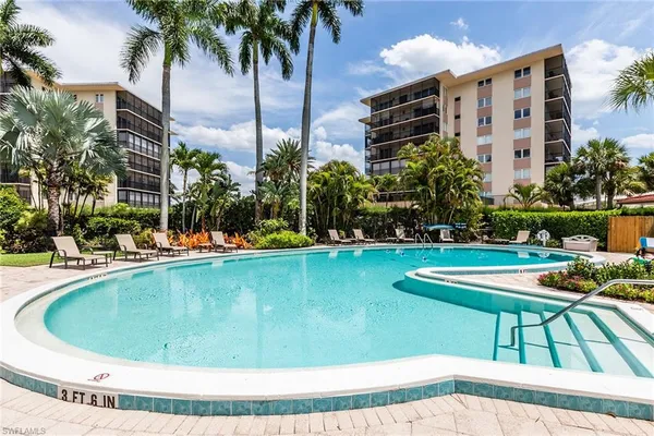 $17,500 | 2203 Gulf Shore Boulevard North, Unit E1, Naples, FL 34102