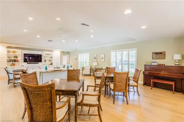 $17,500 | 2203 Gulf Shore Boulevard North, Unit E1, Naples, FL 34102