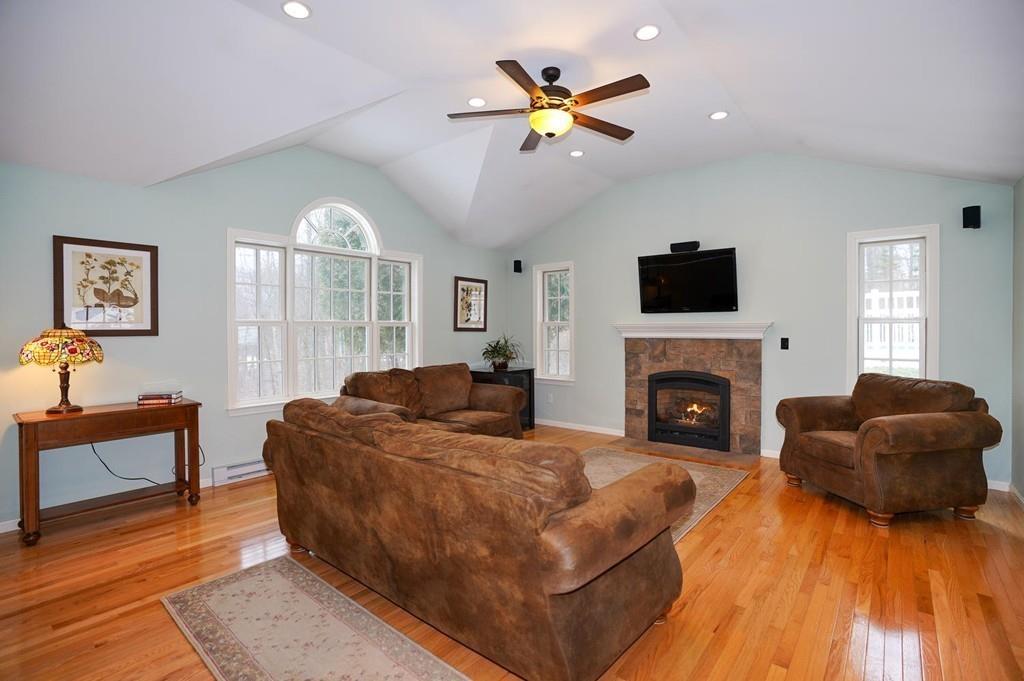 32 Spectacle Hill Road Bolton, MA 01740 - Photo 4 of 35 Gallery Image 4