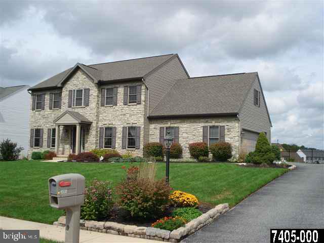 3095 Goldens Path York, PA 17408 - Photo 2 of 25 Gallery Image 2