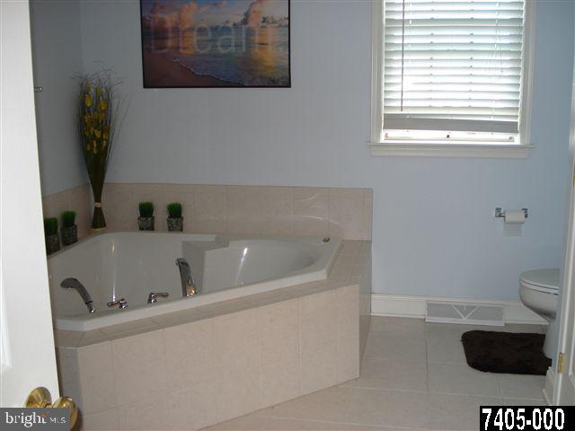 3095 Goldens Path York, PA 17408 - Photo 19 of 25 Gallery Image 19