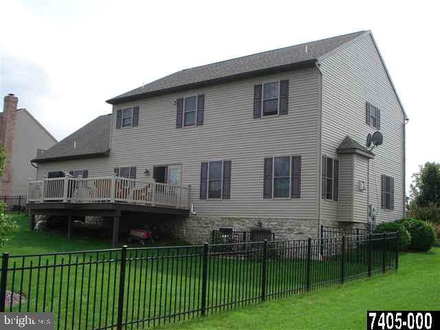3095 Goldens Path York, PA 17408 - Photo 3 of 25 Gallery Image 3